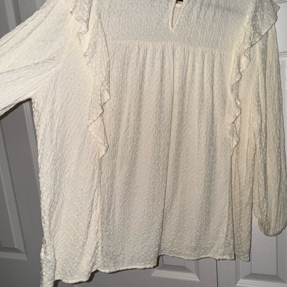 Universal Thread Cream Ruffle Blouse, Euc, Size L - image 5